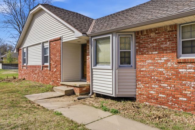 5743 N Charles St, Wichita, KS 67204