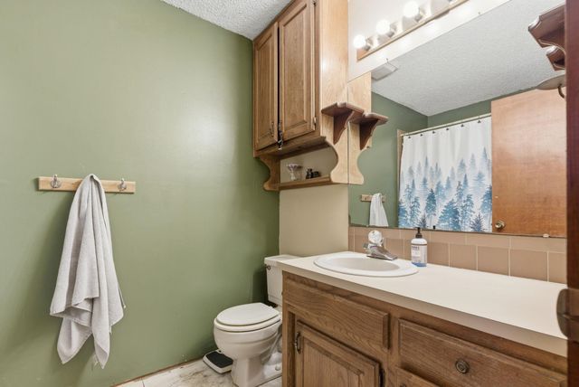 5743 N Charles St, Wichita, KS 67204