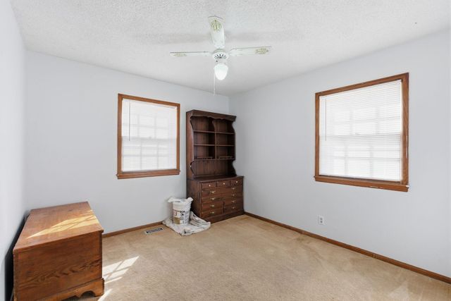 5743 N Charles St, Wichita, KS 67204