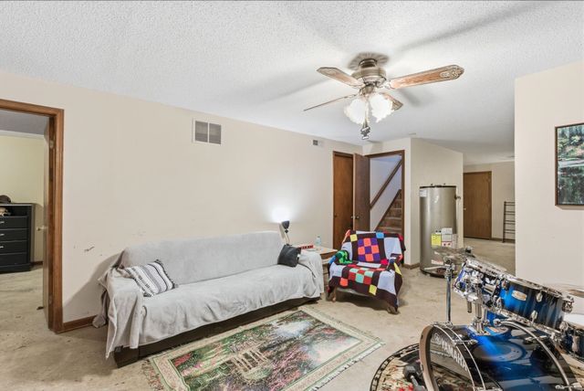 5743 N Charles St, Wichita, KS 67204