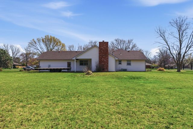 5743 N Charles St, Wichita, KS 67204