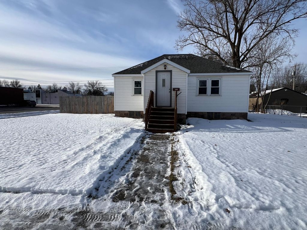 3621 1st Avenue, Hibbing, MN 55746