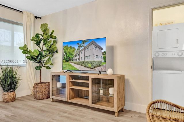 1415 16th St 2, Miami Beach, FL 33139
