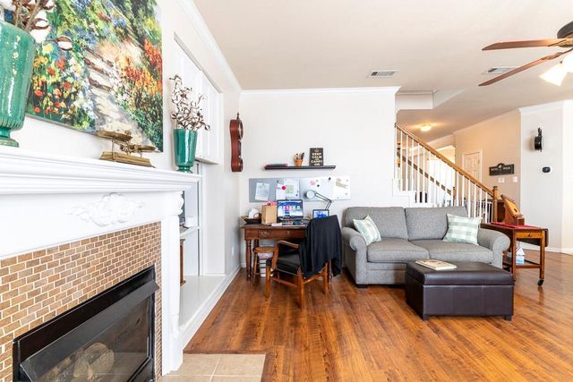 232 Village Commons BLVD, Georgetown, TX 78633