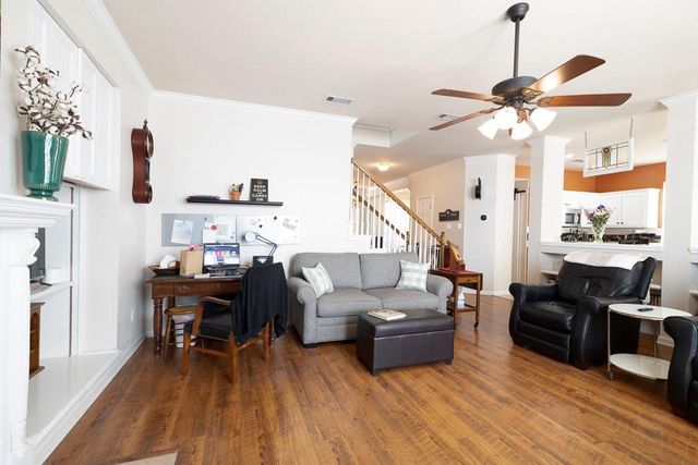 232 Village Commons BLVD, Georgetown, TX 78633