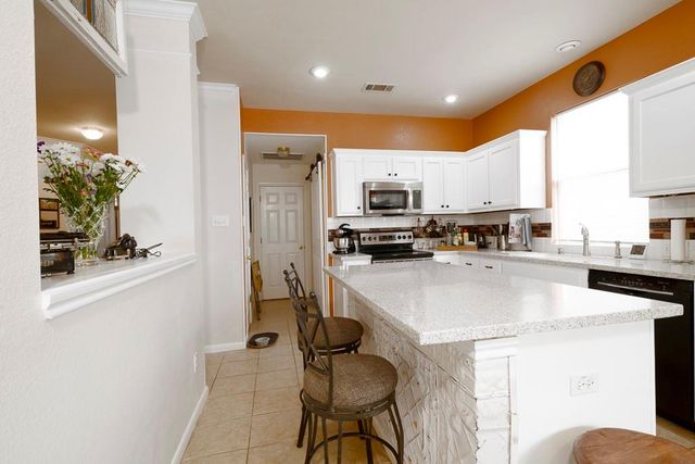 232 Village Commons BLVD, Georgetown, TX 78633