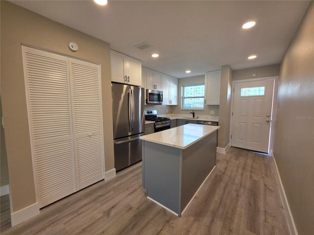 6025 SHORE BOULEVARD S 105, Gulfport, FL 33707