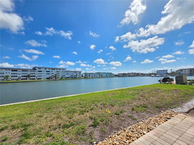 6025 SHORE BOULEVARD S 105, Gulfport, FL 33707