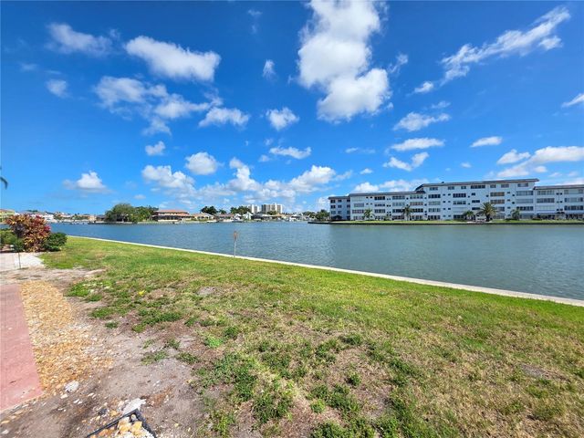 6025 SHORE BOULEVARD S 105, Gulfport, FL 33707