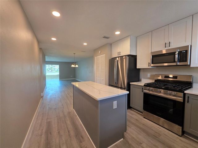 6025 SHORE BOULEVARD S 105, Gulfport, FL 33707