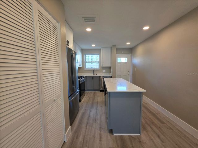 6025 SHORE BOULEVARD S 105, Gulfport, FL 33707