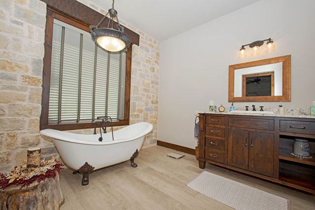 16146 FM 372, Valley View, TX 76272