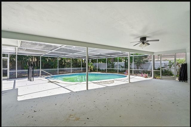 8 NE 9th Avenue, Deerfield Beach, FL 33441