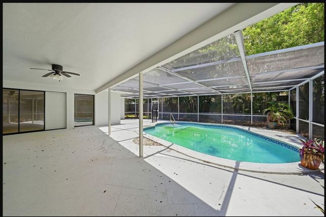 8 NE 9th Avenue, Deerfield Beach, FL 33441