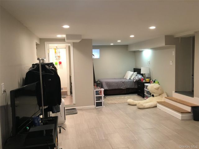 7 1st Avenue Lower, East Rockaway, NY 11518