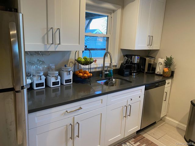7 1st Avenue Lower, East Rockaway, NY 11518
