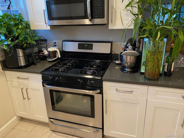 7 1st Avenue Lower, East Rockaway, NY 11518