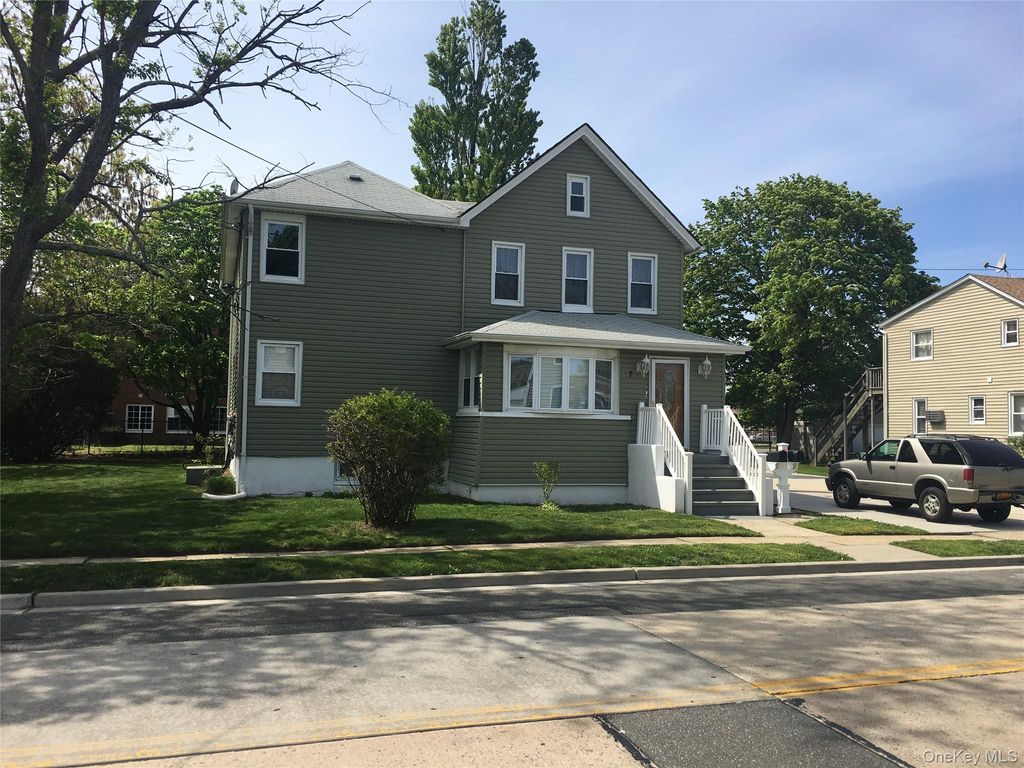 7 1st Avenue Lower, East Rockaway, NY 11518