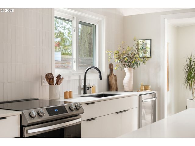 7125 Sw 105TH Ave, Beaverton, OR 97008