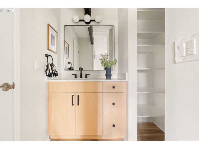 7125 Sw 105TH Ave, Beaverton, OR 97008