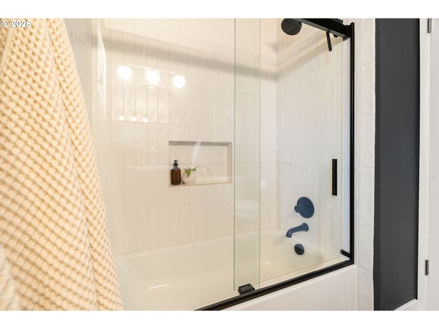 7125 Sw 105TH Ave, Beaverton, OR 97008