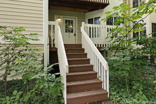 337 W Treehouse Lane 11-2, Round Lake, IL 60073