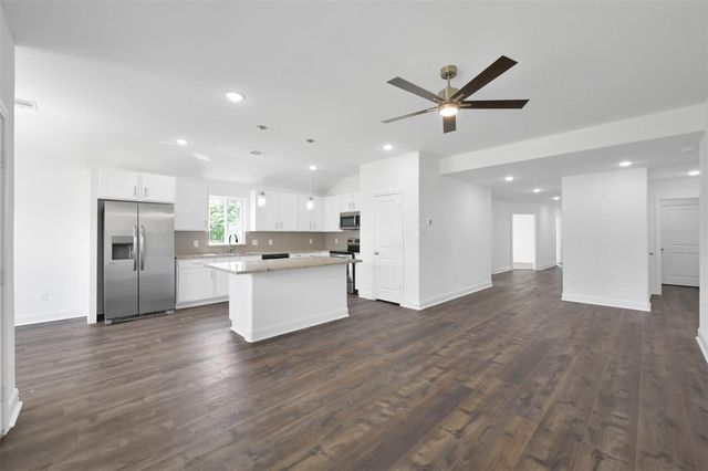 1053 Road 5740, Cleveland, TX 77327