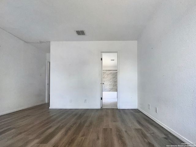 5746 Spring Sun, San Antonio, TX 78244