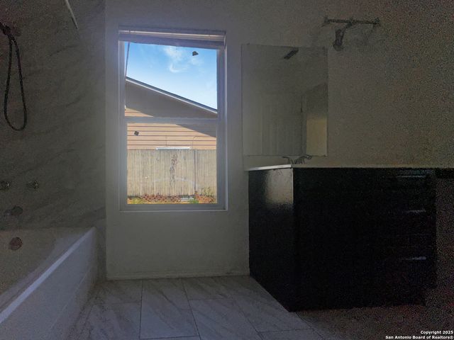 5746 Spring Sun, San Antonio, TX 78244