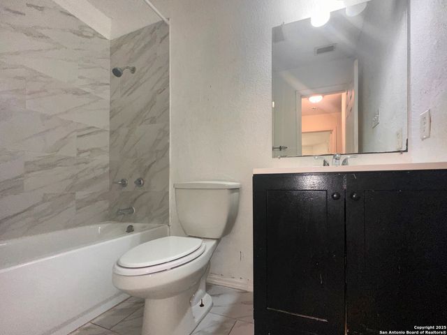 5746 Spring Sun, San Antonio, TX 78244
