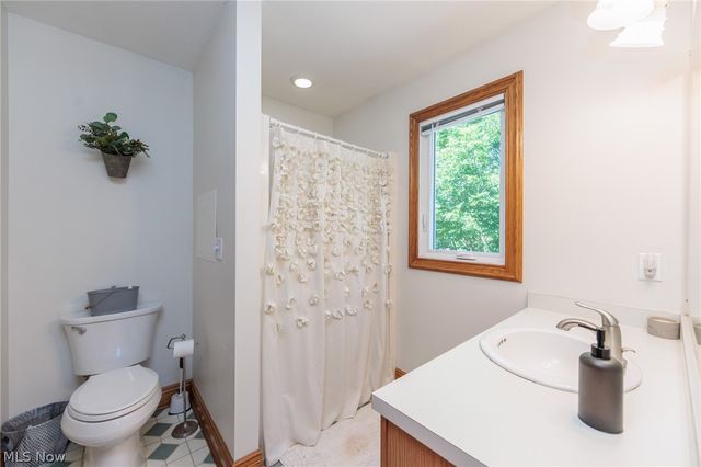 390 Southeast Avenue, Tallmadge, OH 44278