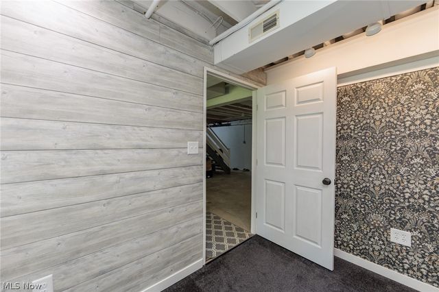 390 Southeast Avenue, Tallmadge, OH 44278