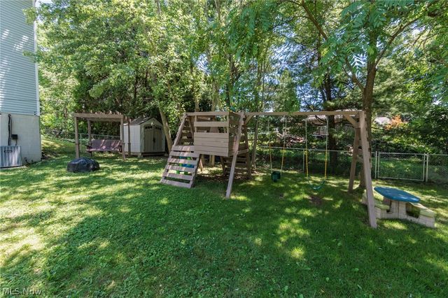 390 Southeast Avenue, Tallmadge, OH 44278
