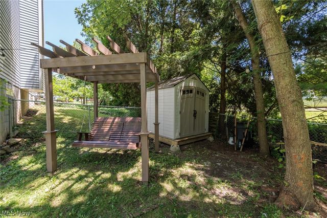 390 Southeast Avenue, Tallmadge, OH 44278