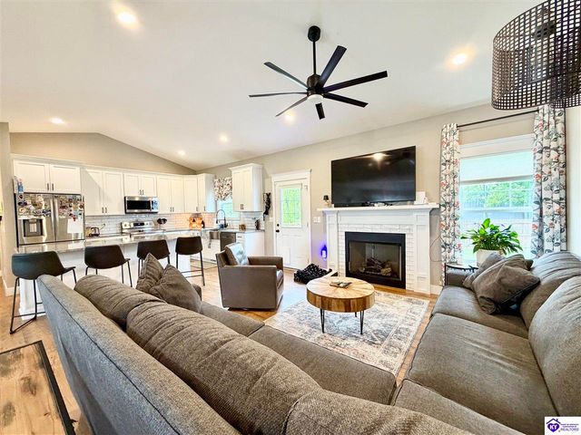 203 Emmaus Circle, Elizabethtown, KY 42701