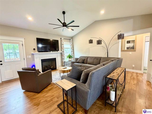 203 Emmaus Circle, Elizabethtown, KY 42701