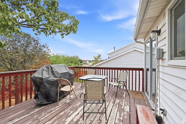 7973 S LINTON DR, West Jordan, UT 84088