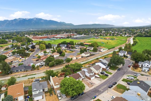 7973 S LINTON DR, West Jordan, UT 84088