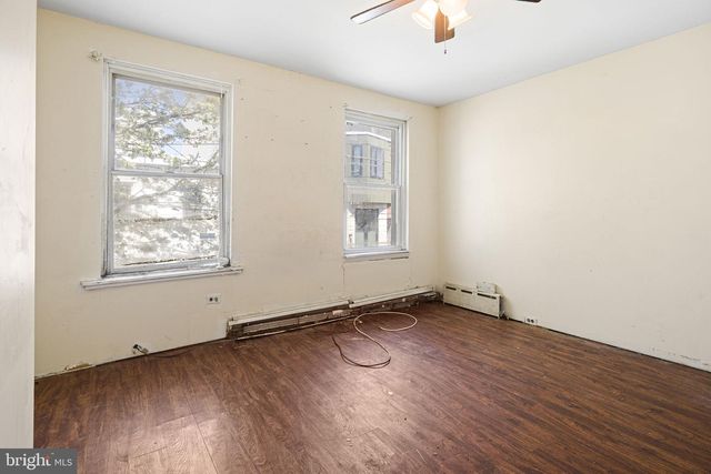 528 DUDLEY ST, Philadelphia, PA 19148