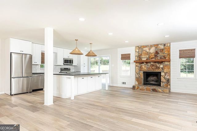 729 Osco Parkway, Woodstock, GA 30188