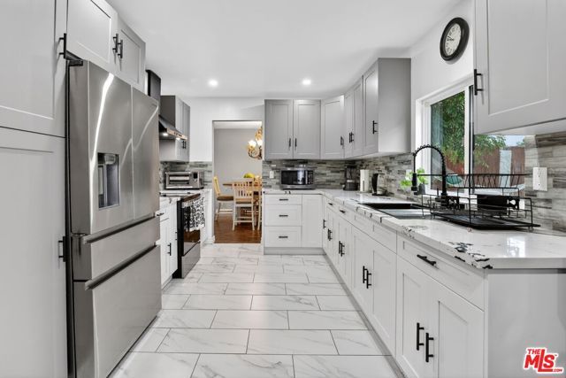 2148 Elmdale Avenue, Simi Valley, CA 93065