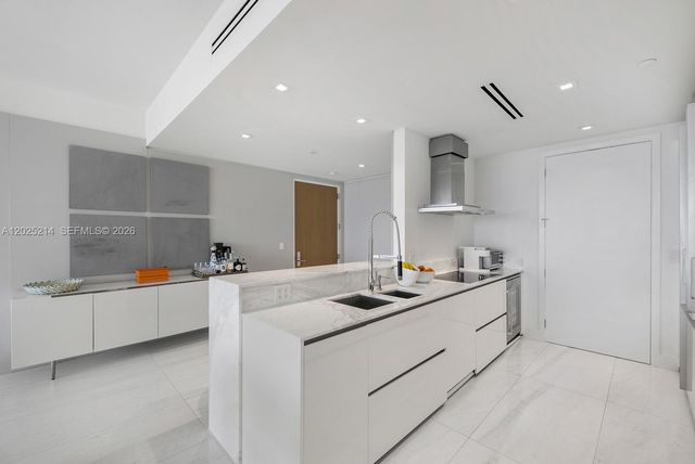 10203 Collins Avenue 403, Bal Harbour, FL 33154