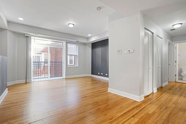 2013 W Jarvis Avenue 3, Chicago, IL 60645