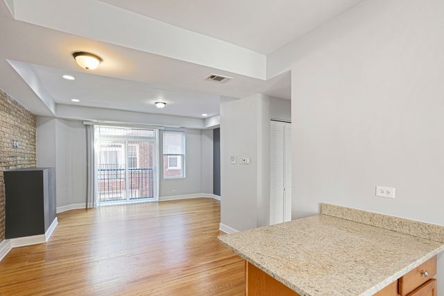2013 W Jarvis Avenue 3, Chicago, IL 60645