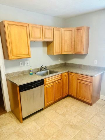 36 Cedar St 1A, Worcester, MA 01609
