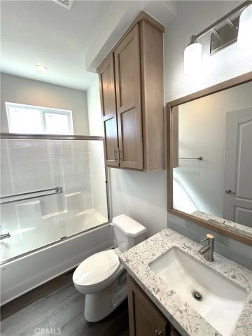 929 E Foothill 13, Upland, CA 91786