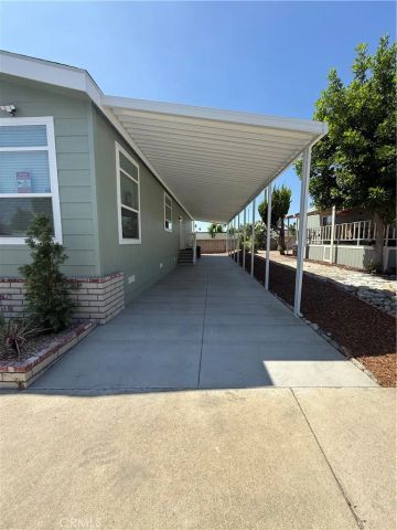 929 E Foothill 13, Upland, CA 91786