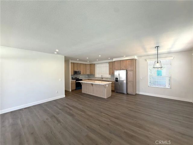 929 E Foothill 13, Upland, CA 91786
