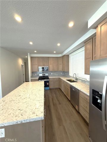 929 E Foothill 13, Upland, CA 91786