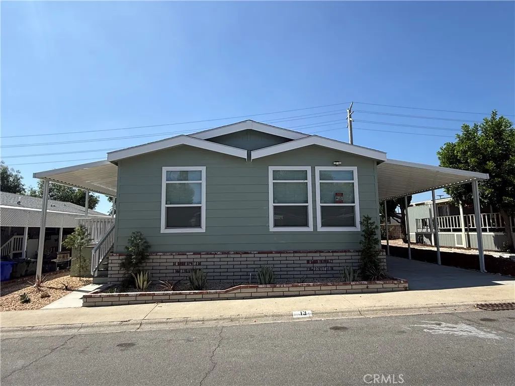 929 E Foothill 13, Upland, CA 91786